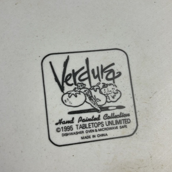 Verdura Hand Painted Veggie Motif Casserole Dish - Picture 14 of 16